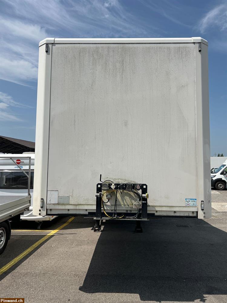 Bild 6: KÖGEL Cityliner Kasten + Hebebühne