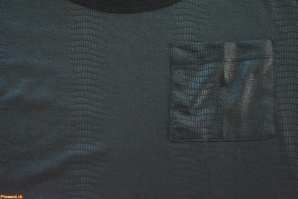 Bild 4: Schwarzes T-Shirt von Calvin Klein zu verkaufen