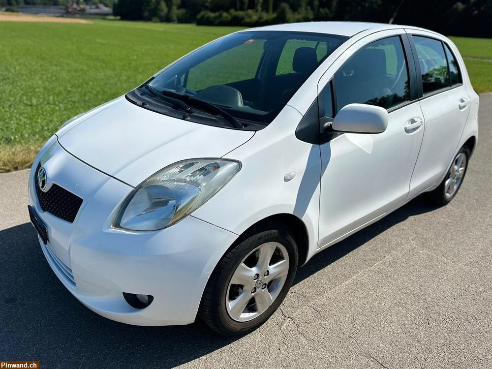 Bild 2: TOYOTA Yaris 1.3 Linea Luna zu verkaufen