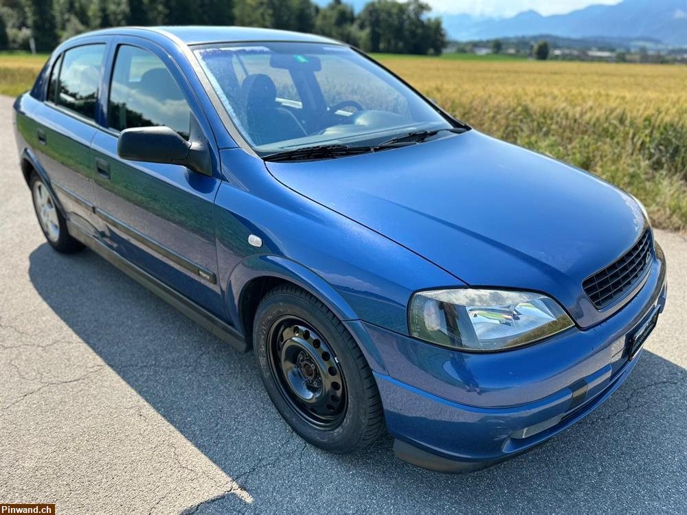 Bild 4: OPEL Astra 2.2i 16V Edition 2000
