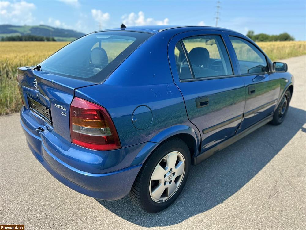 Bild 6: OPEL Astra 2.2i 16V Edition 2000