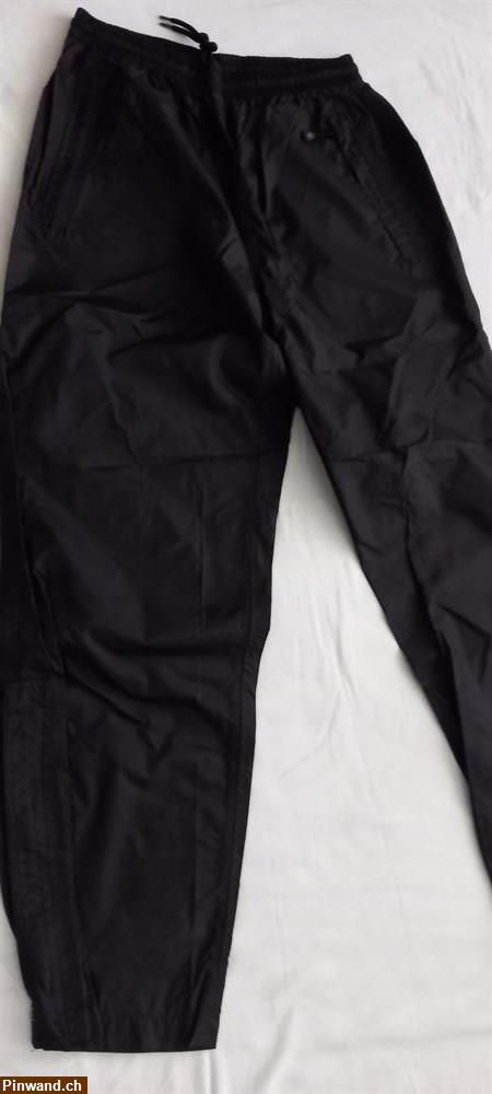 Bild 1: Regenhose Schwarz