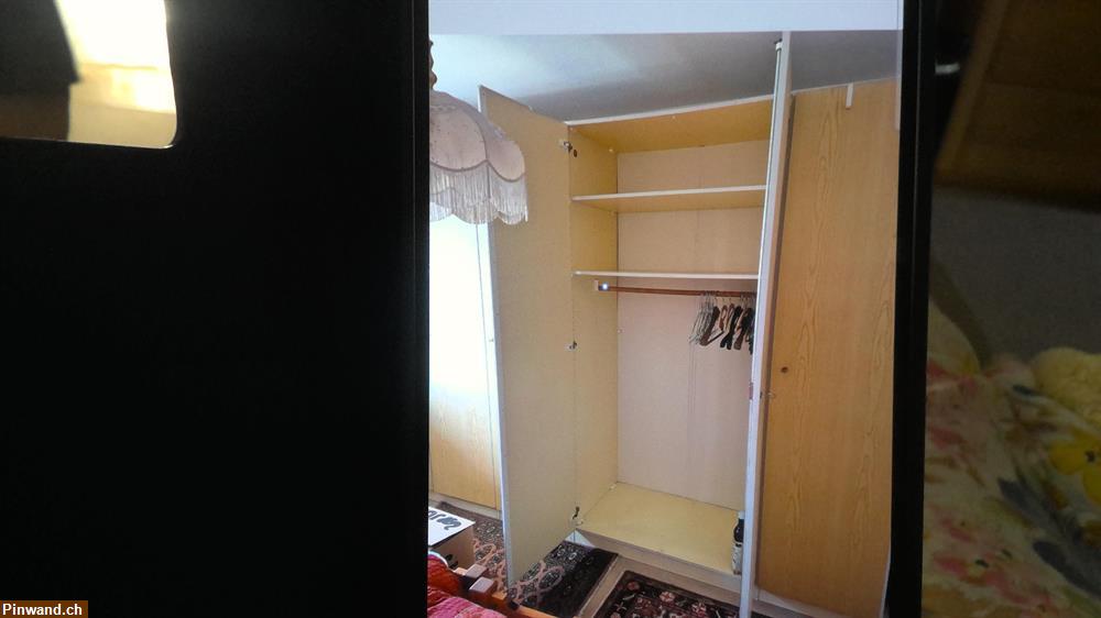 Bild 2: Gratis 2 Kleiderschränke