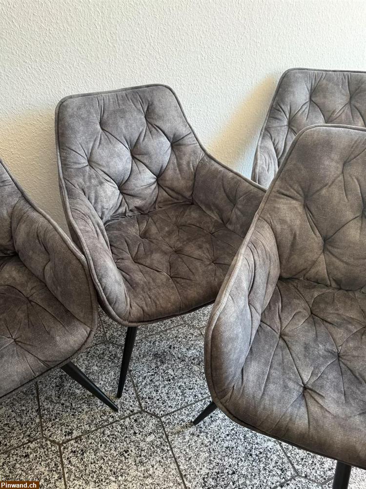 Bild 3: Verkauf: 4 Esszimmerstühle im Chesterfield-Stil