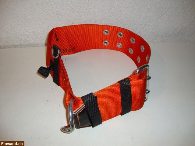 Bild 2: Feuerwehrgurt orange mit Ring für Materialkarabiner