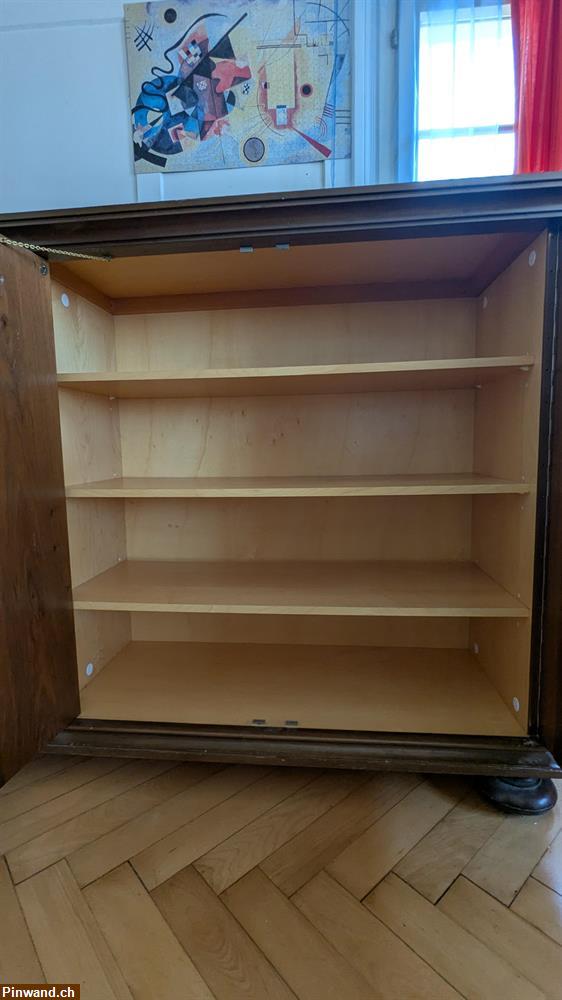 Bild 3: Massives Holzmöbel / Sidebord zu verschenken