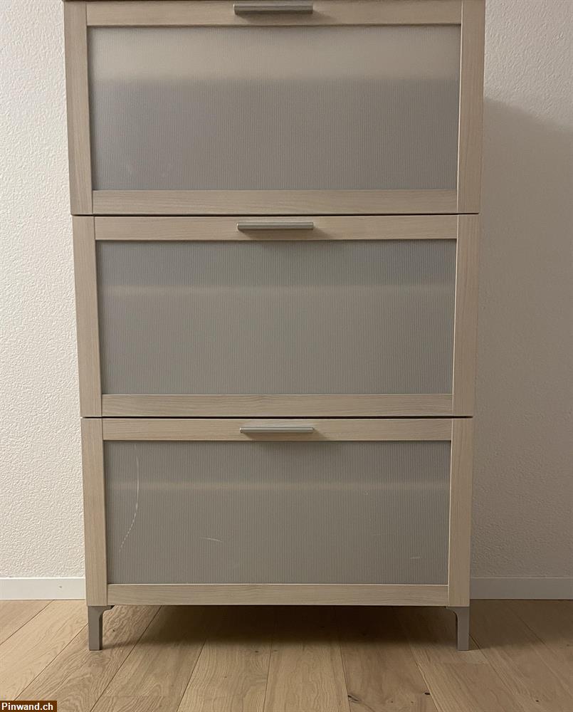 Bild 1: Schuhschrank gratis abzugeben