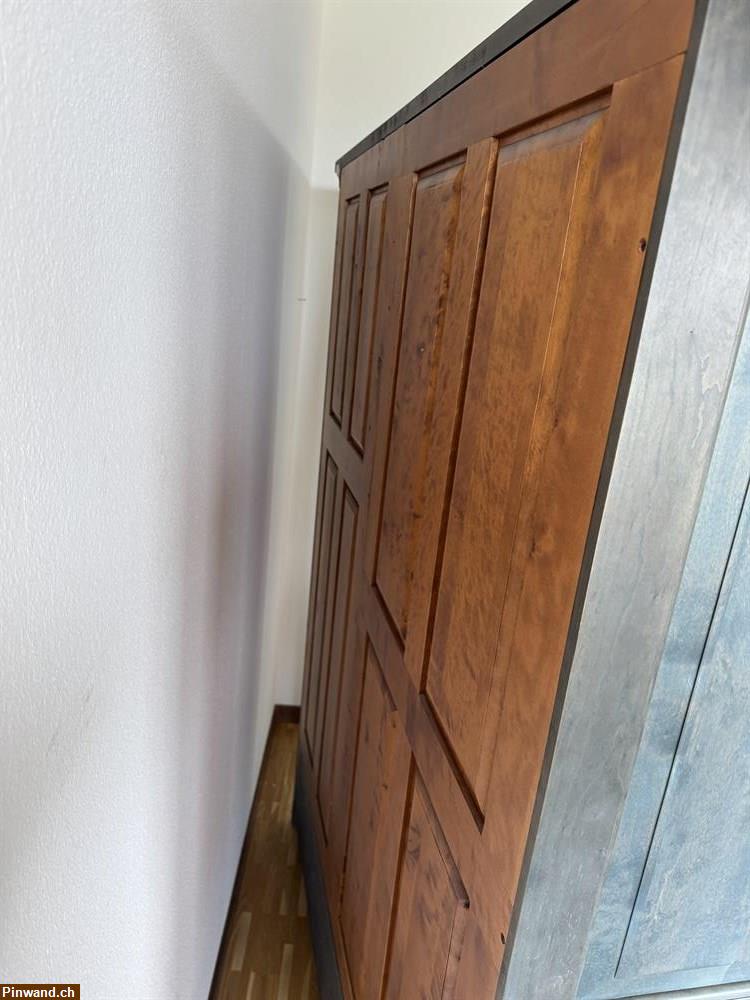 Bild 3: Antiker Schrank aus Nussbaumholz zu verkaufen