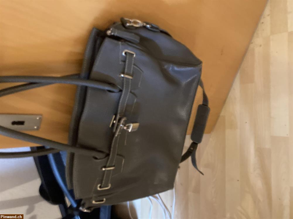 Bild 1: Damen Tasche grau zu verkaufen