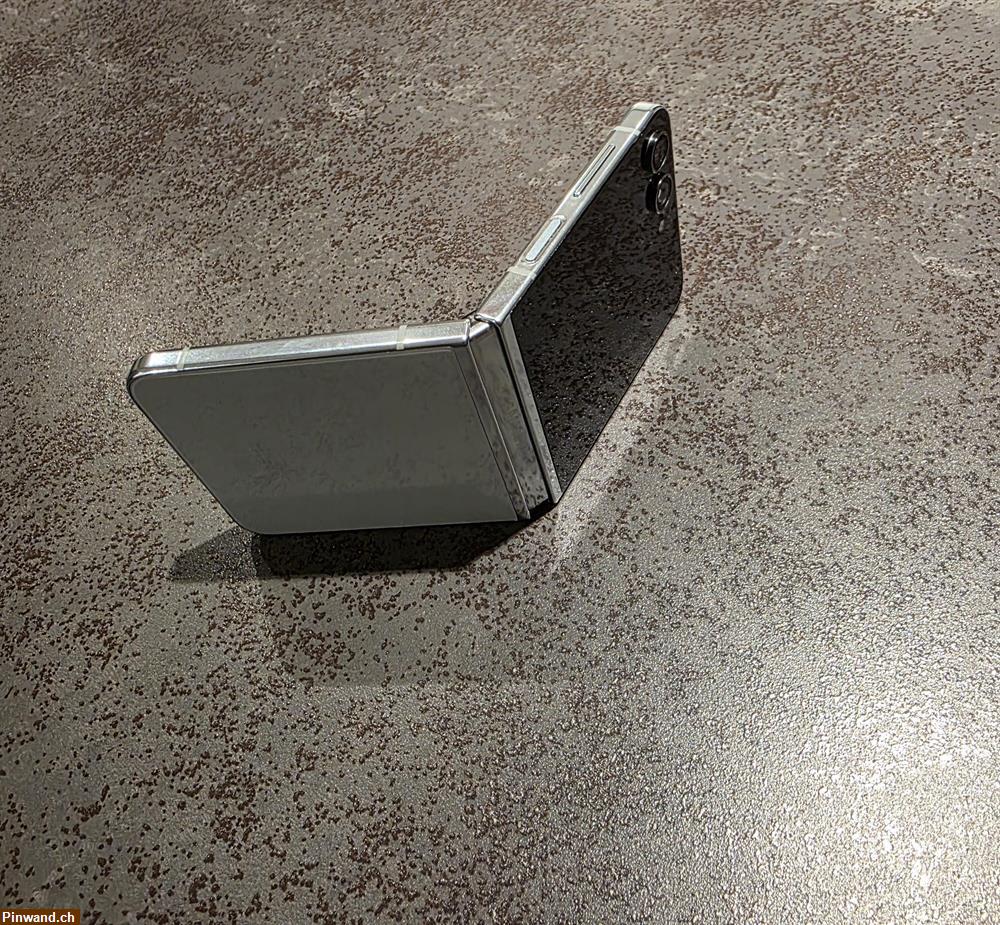Bild 2: Galaxy Z Flip 5 512 Gb zu verkaufen