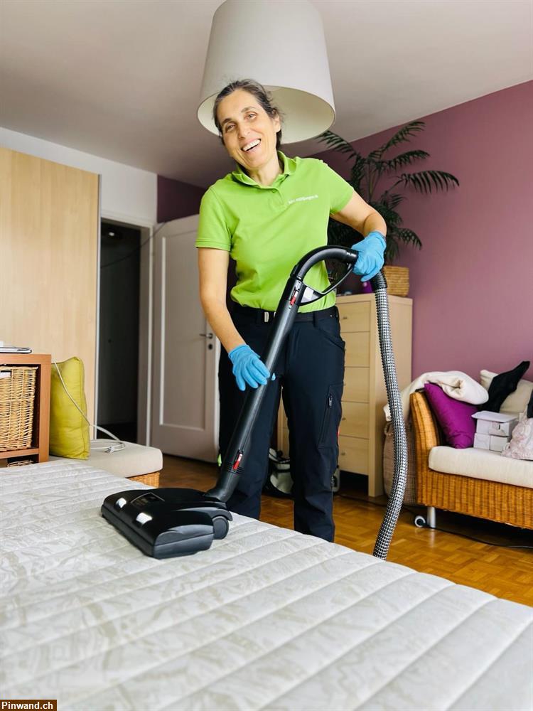 Bild 1: Wir Reinigen Matratzen, Sofas und Teppiche