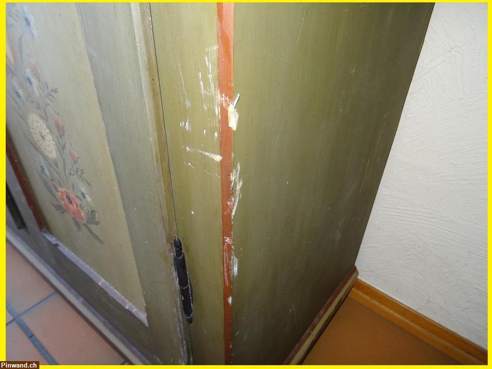 Bild 6: Kleiderschrank aus Massivholz zu verkaufen