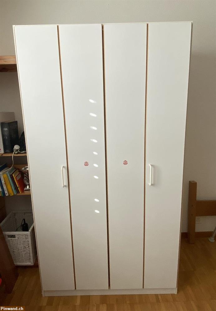 Bild 1: Kleiderschrank gratis abzuholen