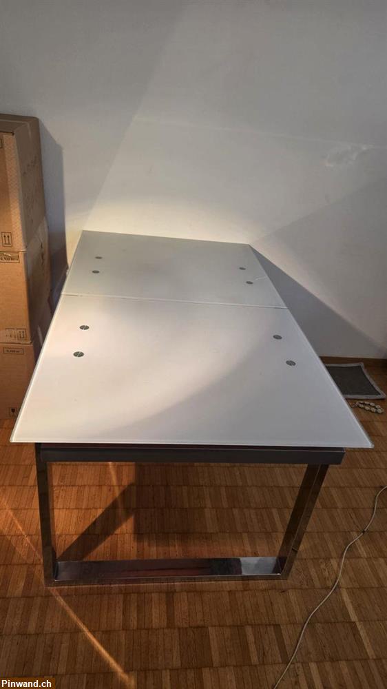 Bild 2: Gratis Glastisch mit oder ohne Stühle