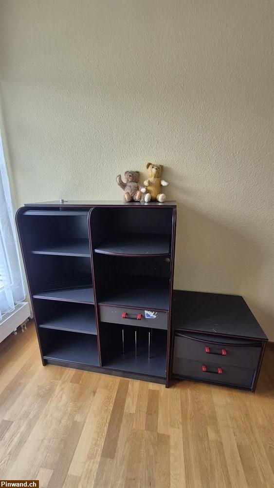 Bild 2: Schrank mit Kommode abzugeben