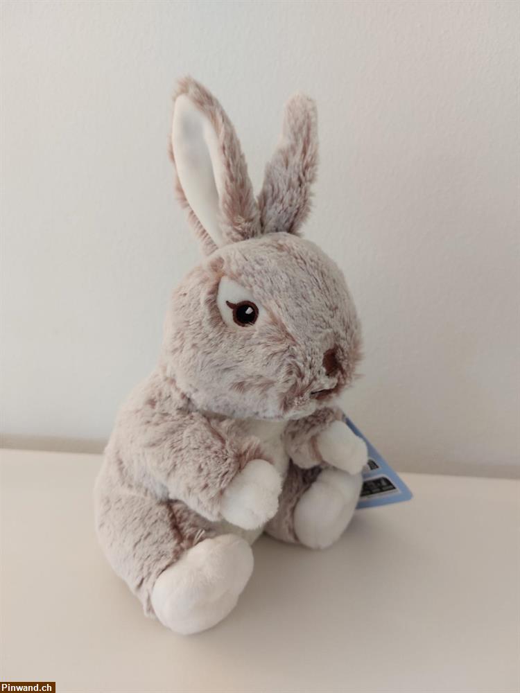 Bild 1: Hase Schneehase Yuki Plüsch Coop Magischer Winter 3 Stk.