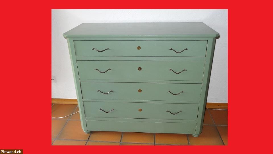 Bild 1: Kommode aus Massivholz zu verkaufen