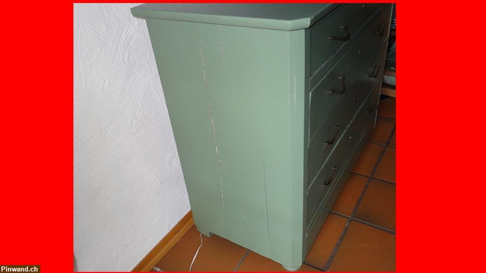 Bild 4: Kommode aus Massivholz zu verkaufen