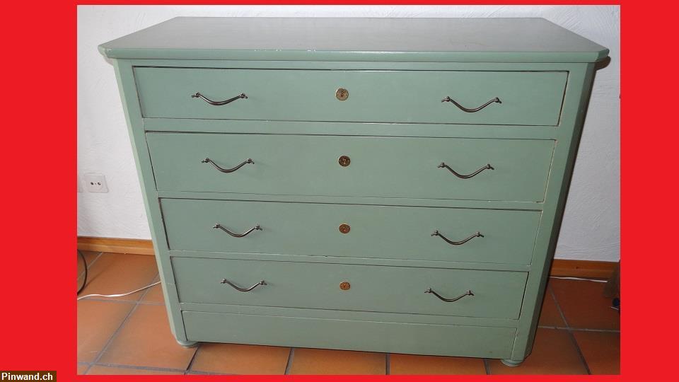 Bild 6: Kommode aus Massivholz zu verkaufen