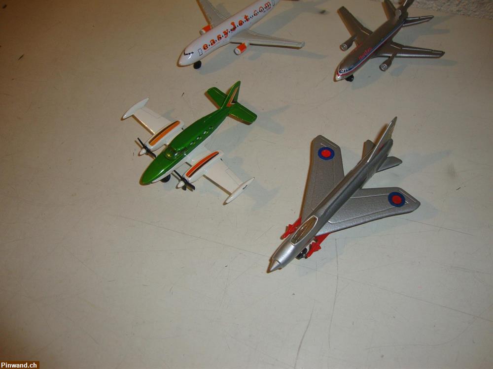 Bild 2: 4 Modell Flugzeuge zu verkaufen