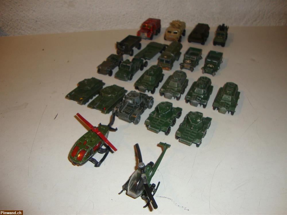 Bild 2: Diverse Militärfahrzeuge zu verkaufen