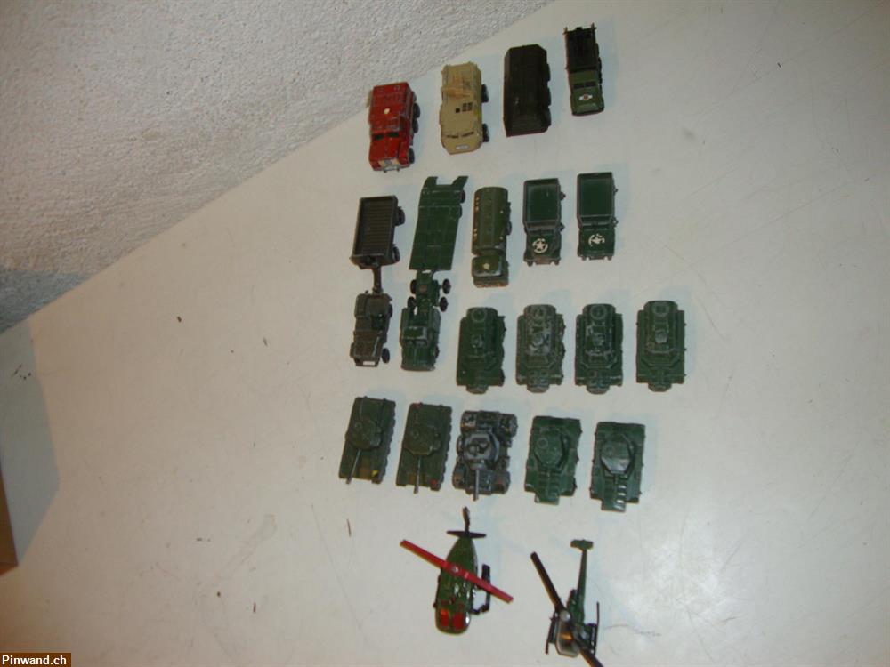 Bild 4: Diverse Militärfahrzeuge zu verkaufen