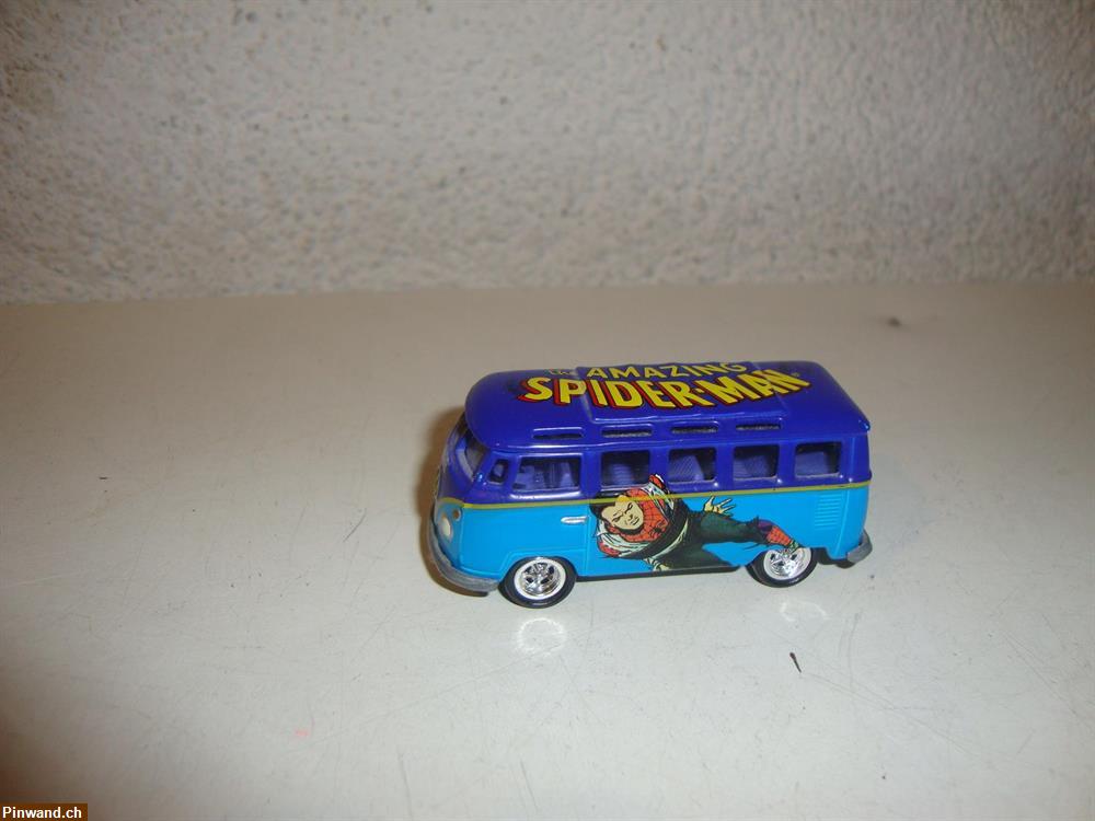 Bild 2: VW Bus Samba Spiderman