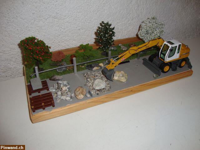 Bild 2: Diorama Strasse zu verkaufen