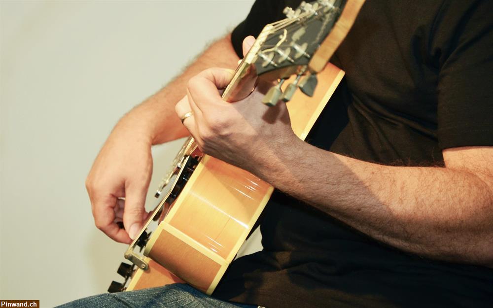 Bild 3: Gitarrenunterricht in Rafz ZH