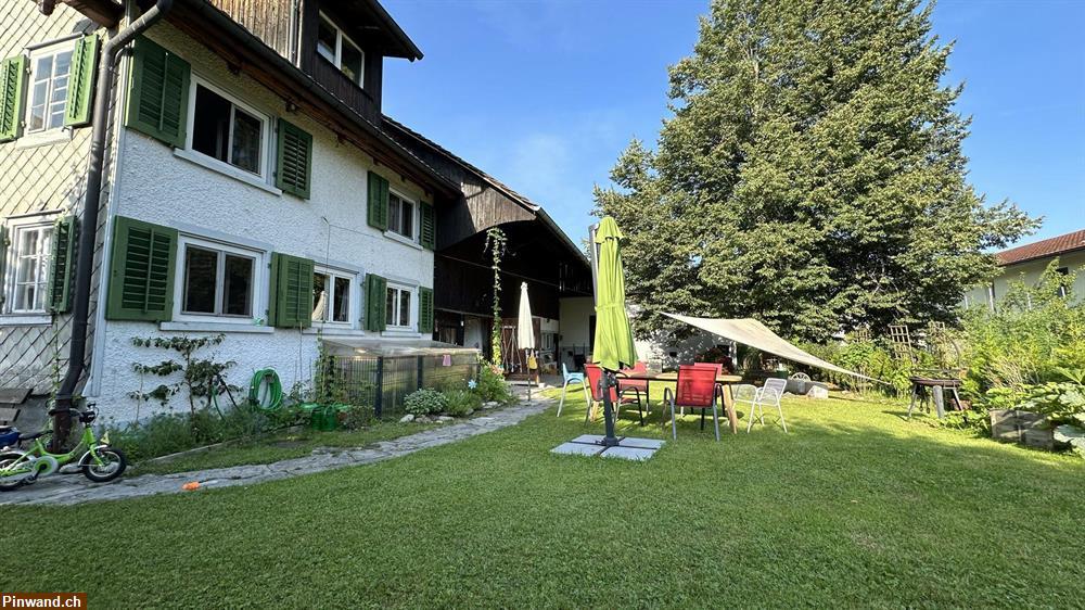 Bild 1: Bauernhaus mit Nebengebäuden in Laupen (ZH) zu vermieten