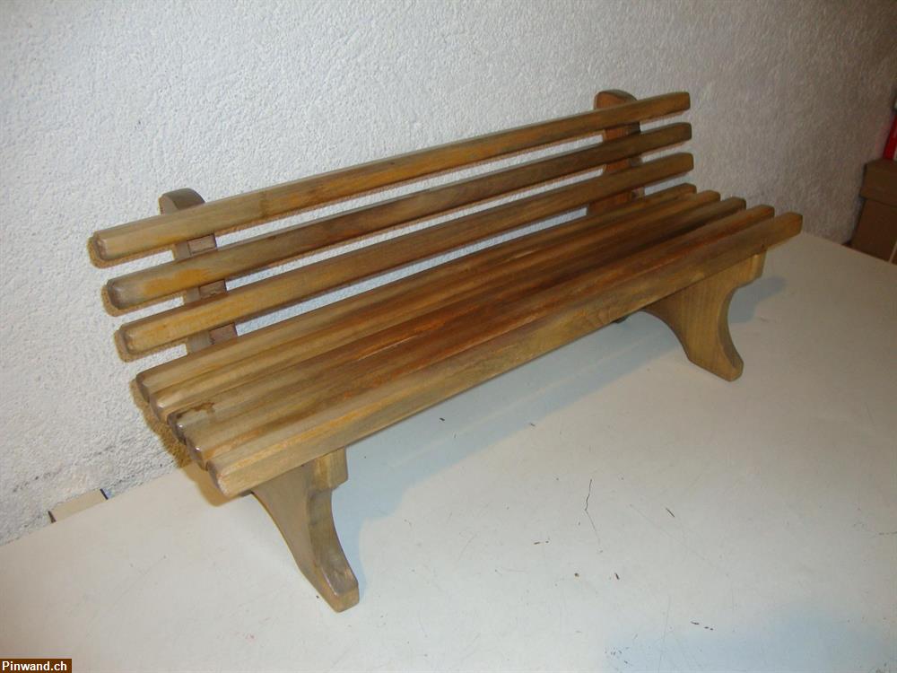 Bild 2: Kleiner Deko Holzbank zu verkaufen