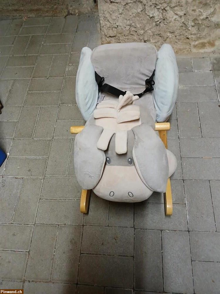 Bild 2: Gratis Babyschaukel mit Sicherheitsgurt