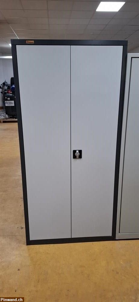 Bild 1: Occasion Metallschrank B 95 T 40 H 195cm schwarz grau