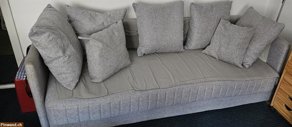 Bild 1: Sofa zum Bett umfunktionierbar zu verkaufen