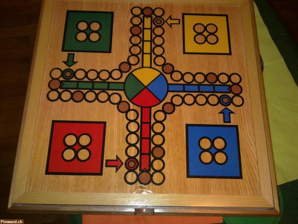 Bild 1: Multi-Game: Schach, Mühle, Eile m. Weile