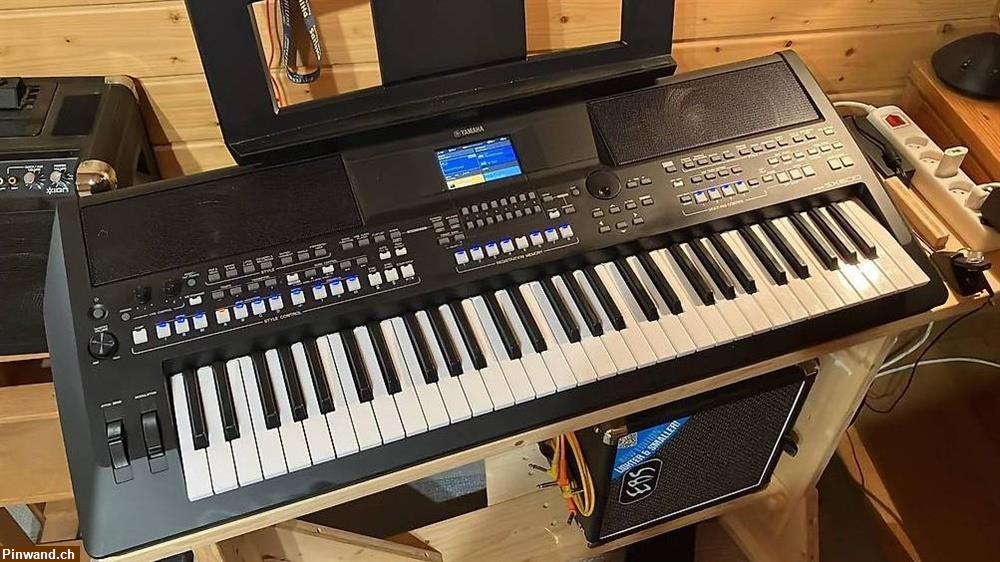 Bild 1: YAHAMA PSR SX600 zu verkaufen