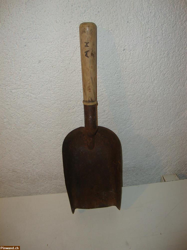 Bild 1: Alte Ascheschaufel zu verkaufen