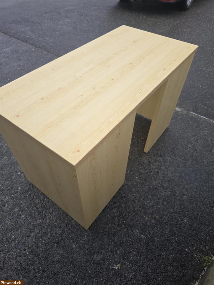 Bild 5: Robuster Schreibtisch zu verkaufen