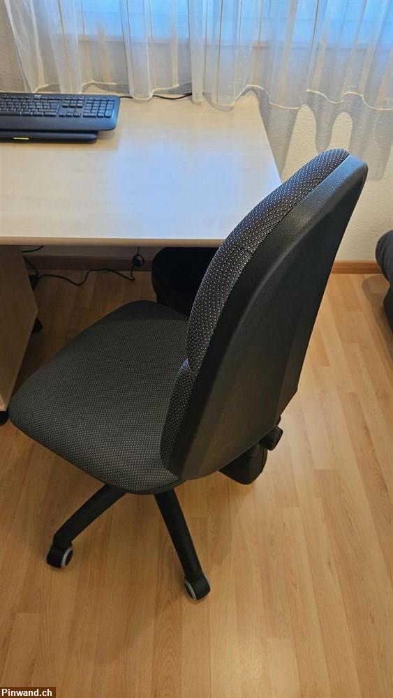 Bild 3: Bürotisch und Bürostuhl zu verkaufen