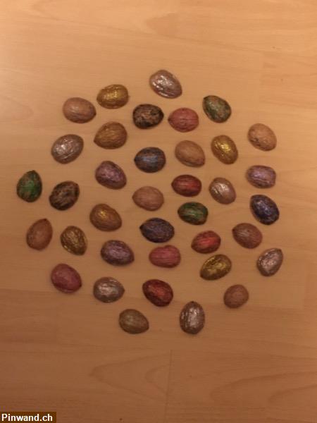 Bild 1: Farbige Walnuss Deko