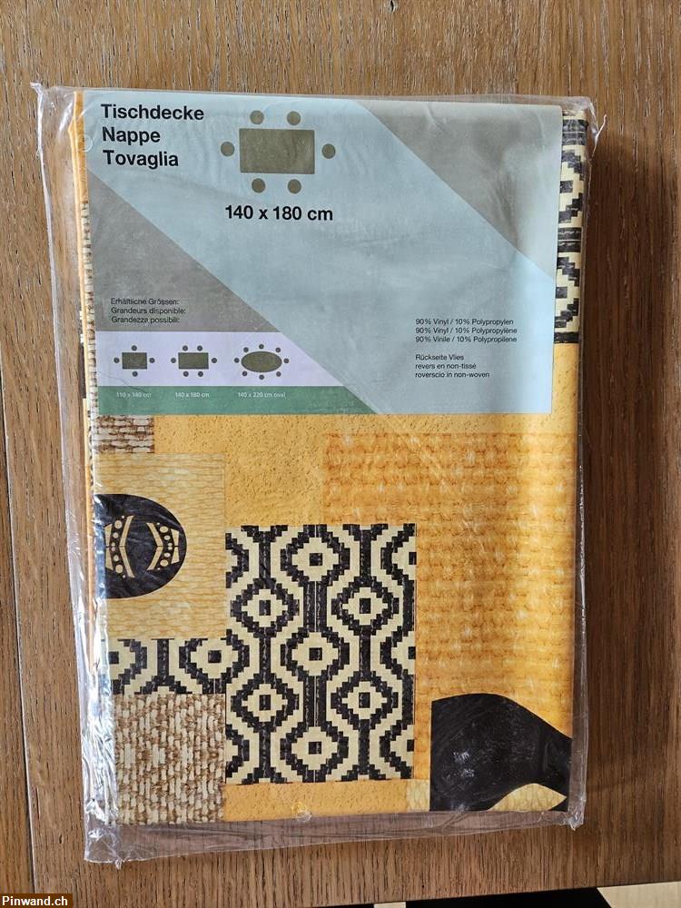 Bild 5: Sonnenschirm, Gartentisch und Kissen zu verkaufen