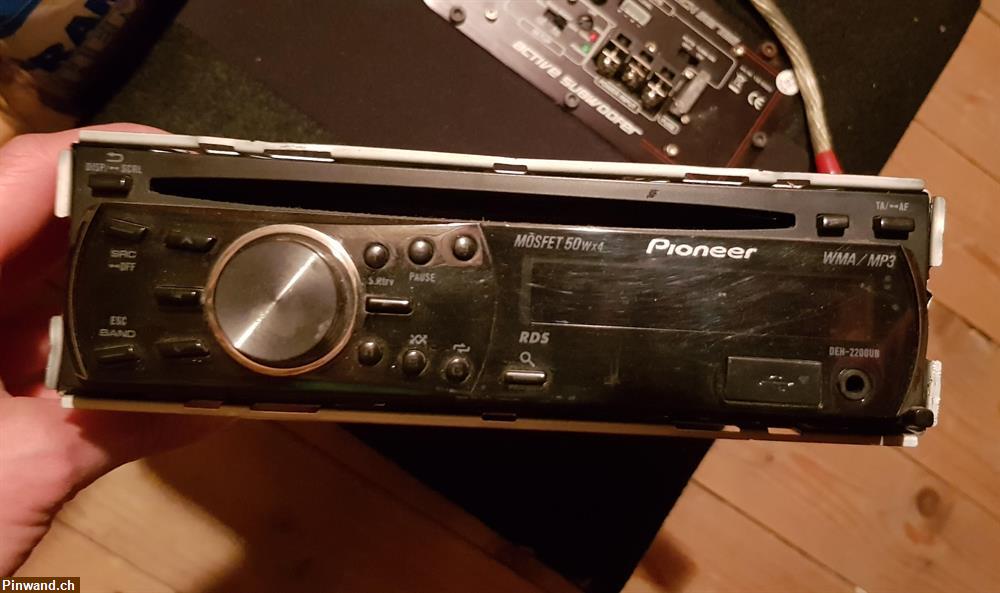 Bild 4: Subwoofer und Autoradio zu verkaufen