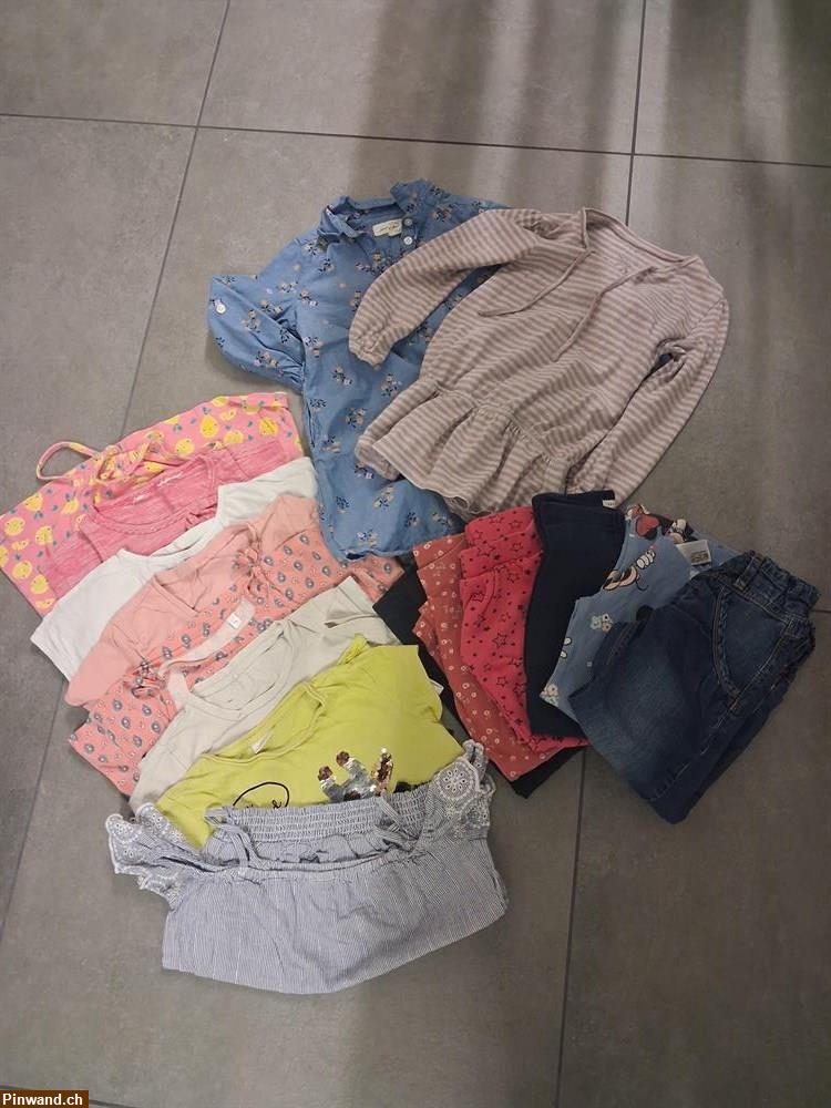 Bild 1: Mädchenkleider Grösse 104 zu verkaufen