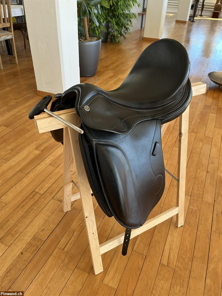 Bild 2: Deuber Dressursattel zu verkaufen