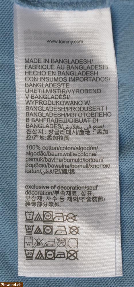 Bild 4: Rauchblaues T-Shirt von Tommy Hilfiger