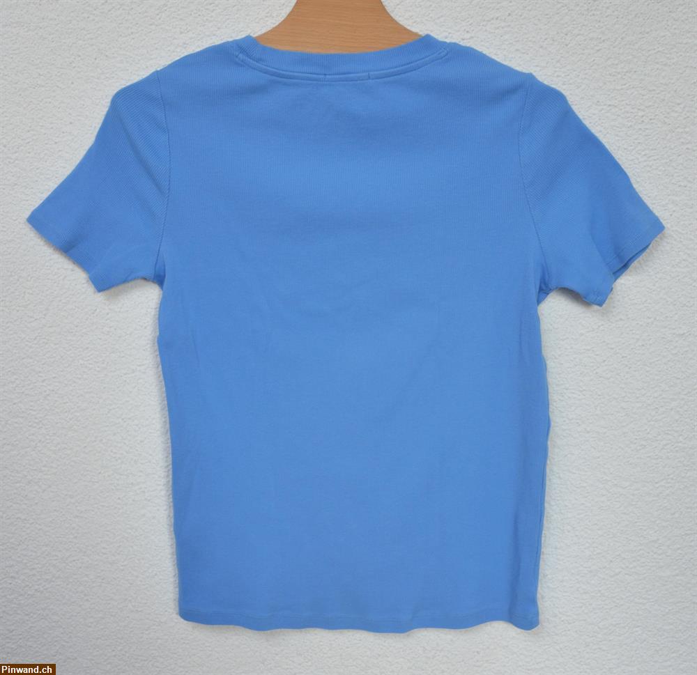 Bild 2: blaues T-Shirt von Cecil mit Rippenstruktur