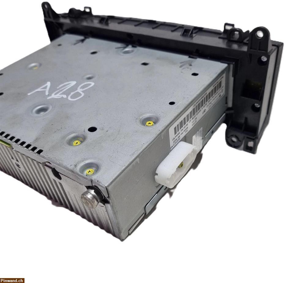 Bild 4: Original Mercedes-Benz Audio 5 Autoradio / CD-Player