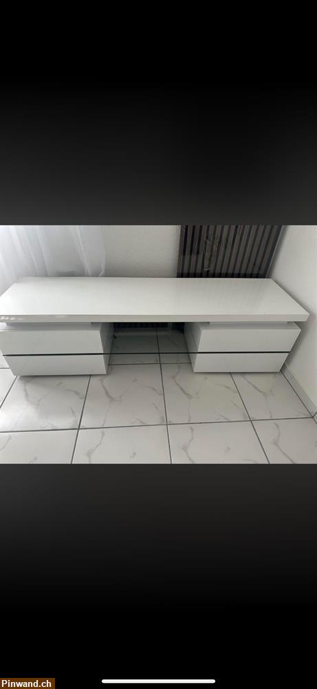 Bild 1: Gratis TV Möbel zu verschenken