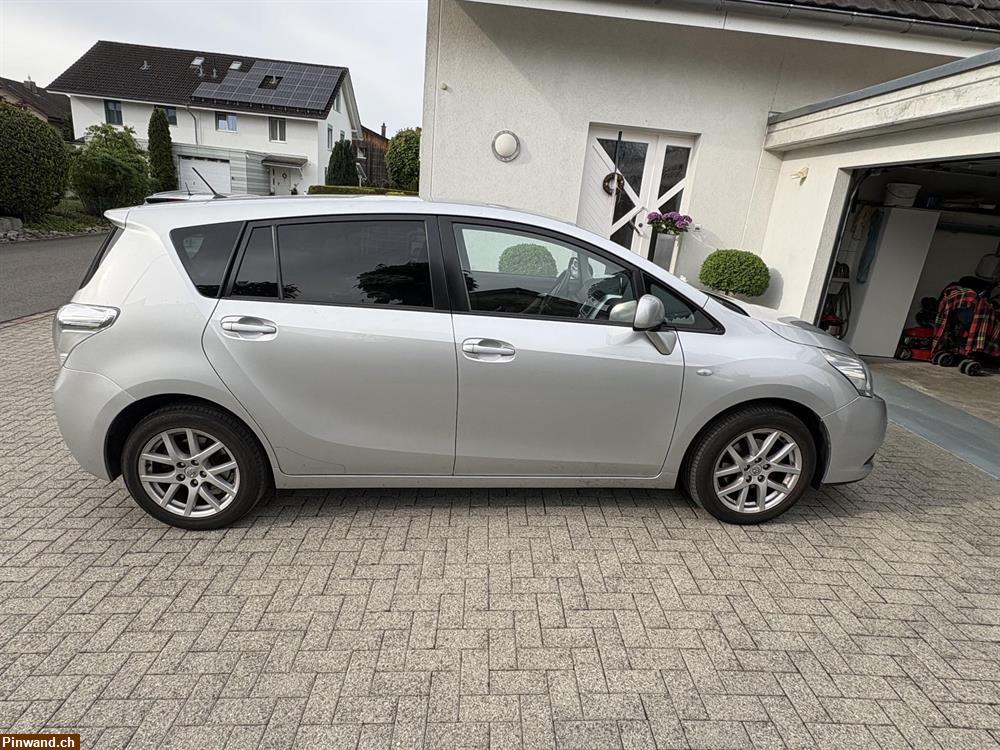 Bild 3: Toyota Verso 1-8  7-Plätzer zu verkaufen