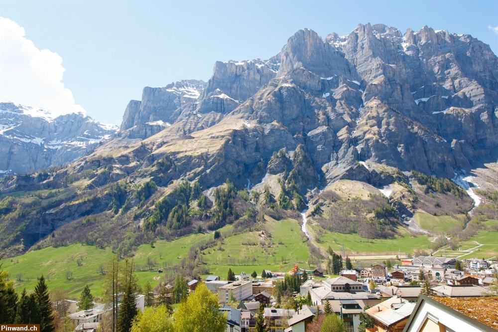 Bild 1: Leukerbad: 4.5-Zimmerwohnung im Zentrum mit Balkon und super Ausblick